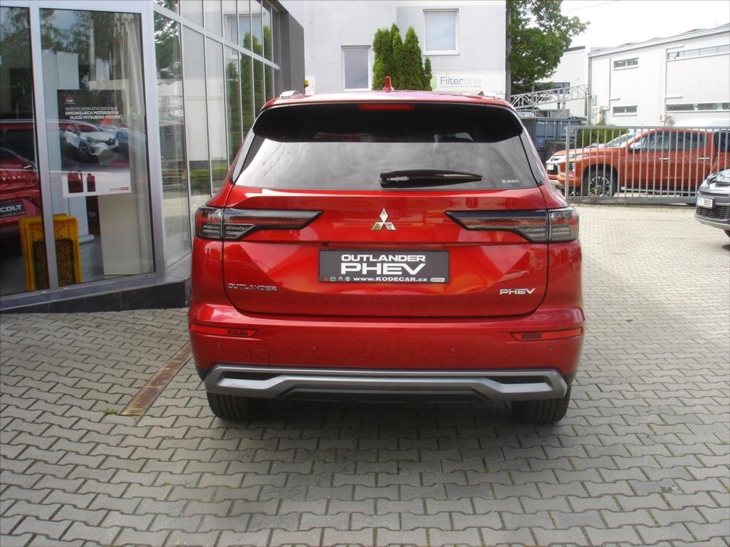 Mitsubishi Outlander SUV / Terénní 2,4 l 225 kw
