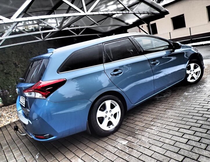 Toyota Auris Kombi 1,6 l 97 kw