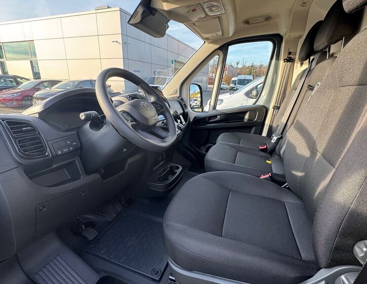 Toyota Proace Max 9