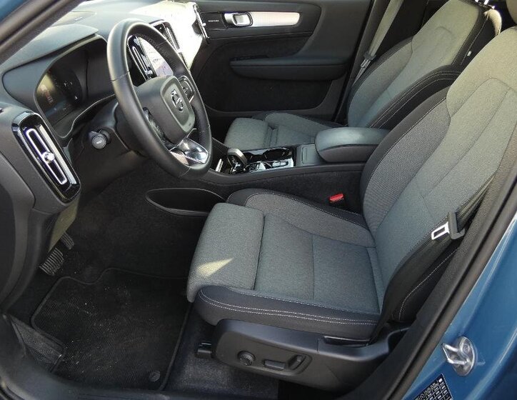 Volvo XC40 SUV / Terénní 2,0 l 120 kw