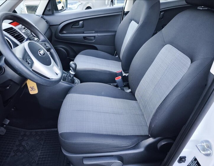 KIA Venga Hatchback 1,4 l 66 kw