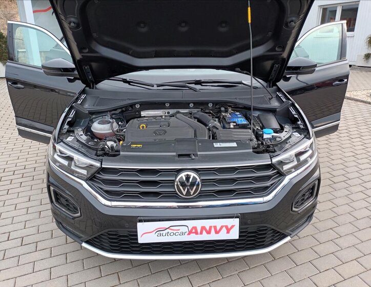 Volkswagen T-Roc SUV / Terénní 1,5 l 110 kw