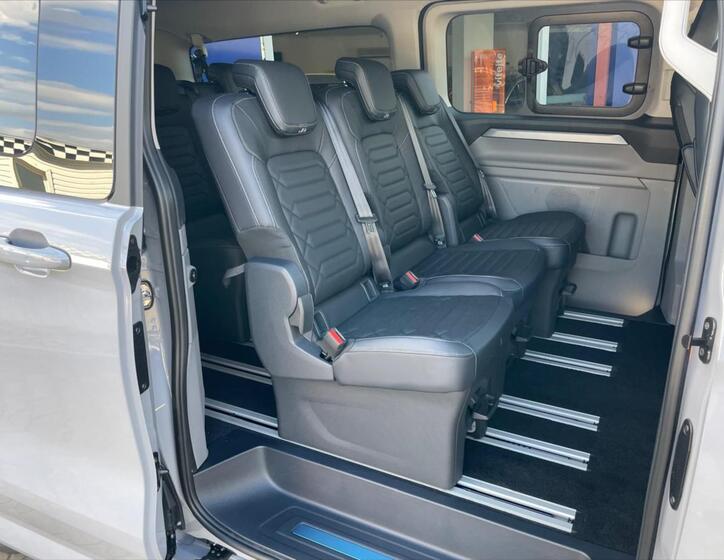 Ford Tourneo Custom Kombi 2,0 l 125 kw