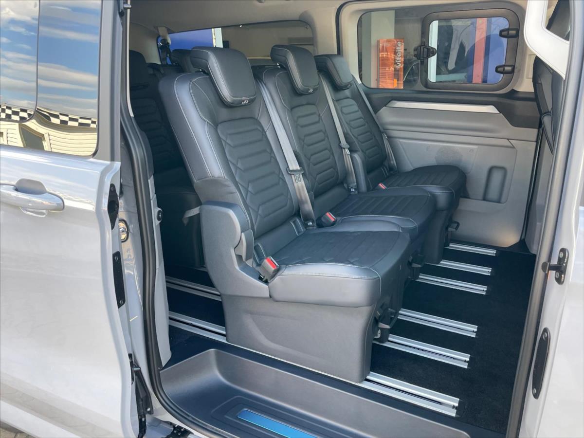 Ford Tourneo Custom Kombi 2,0 l 125 kw