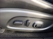 Nissan Pathfinder SUV 3,5 l 212 kw