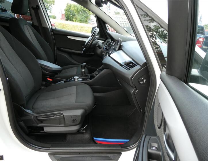 BMW Řada 2 27