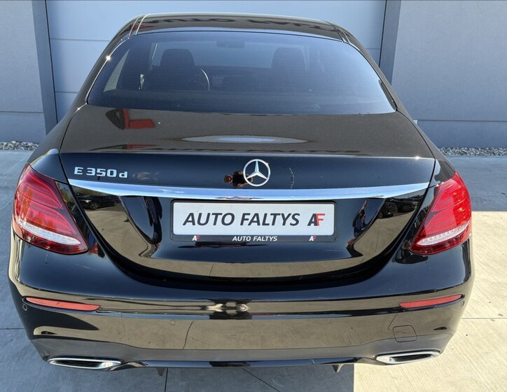 Mercedes-Benz Třídy E Sedan / Limuzína 3,0 l 190 kw