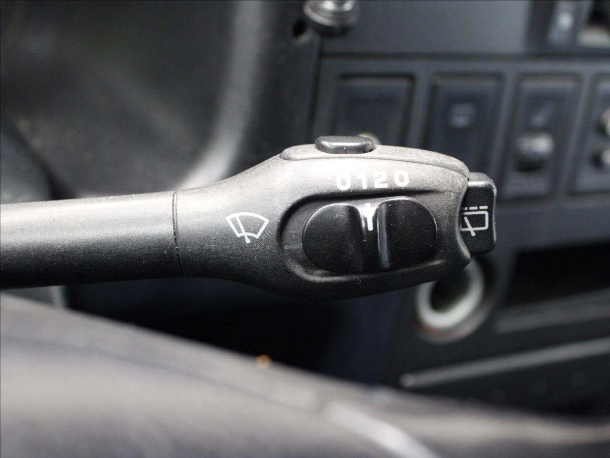 Volkswagen Caravelle Kombi 2,5 l 111 kw