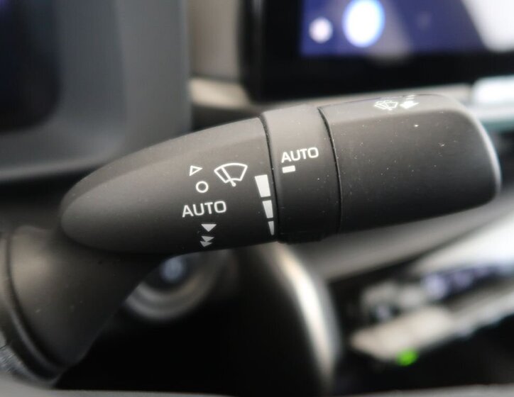 Toyota C-HR SUV / Terénní 2,0 l 112 kw