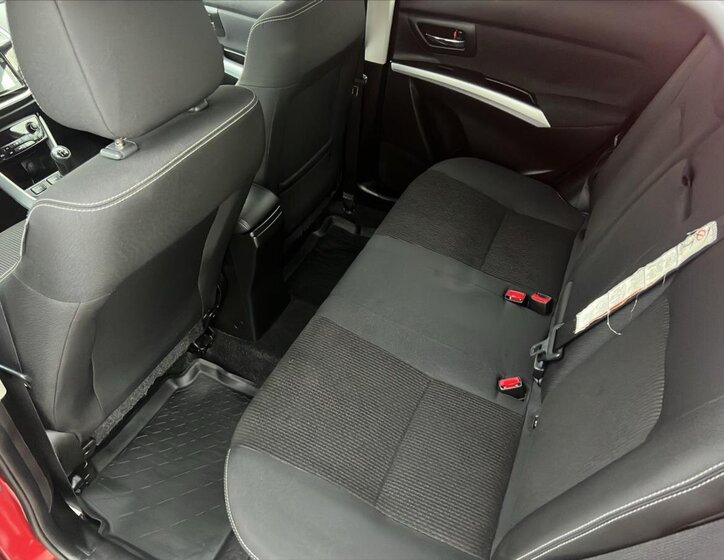 Suzuki SX4 S-Cross 16