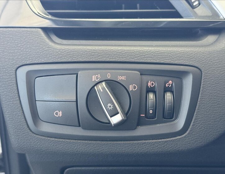 BMW X1 Kombi 1,5 l 103 kw