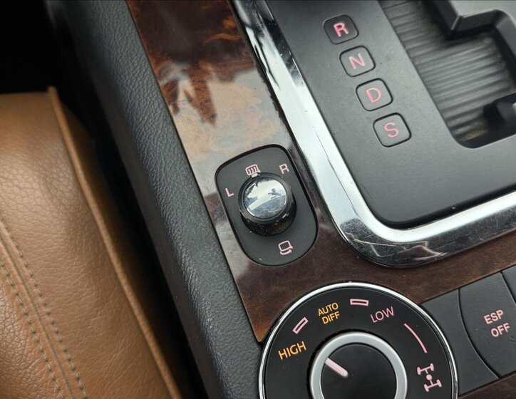 Volkswagen Touareg SUV / Terénní 3,0 l 165 kw