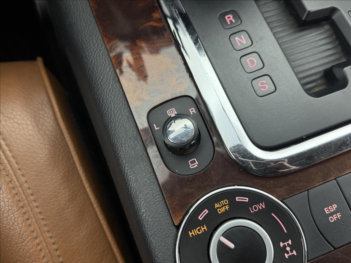 Volkswagen Touareg SUV / Terénní 3,0 l 165 kw