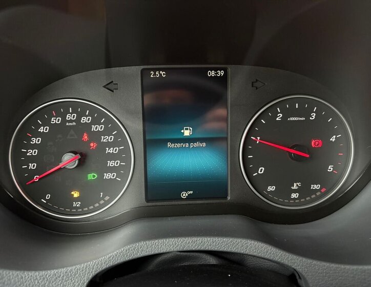 Mercedes-Benz Sprinter 9