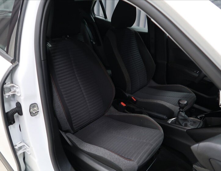 Peugeot 2008 SUV / Terénní 1,2 l 74 kw