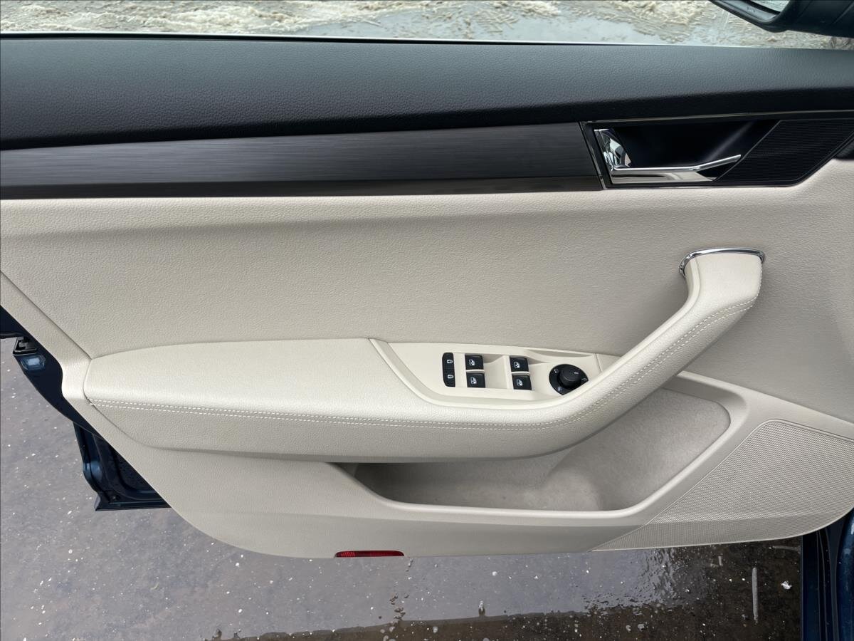 Škoda Superb Liftback 1,5 l 110 kw