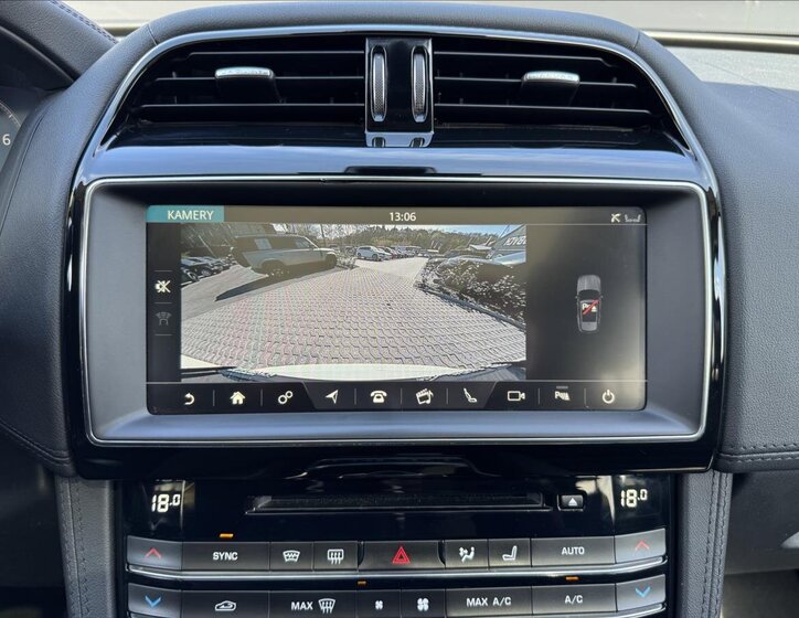 Jaguar F-Pace SUV / Terénní 2,0 l 184 kw