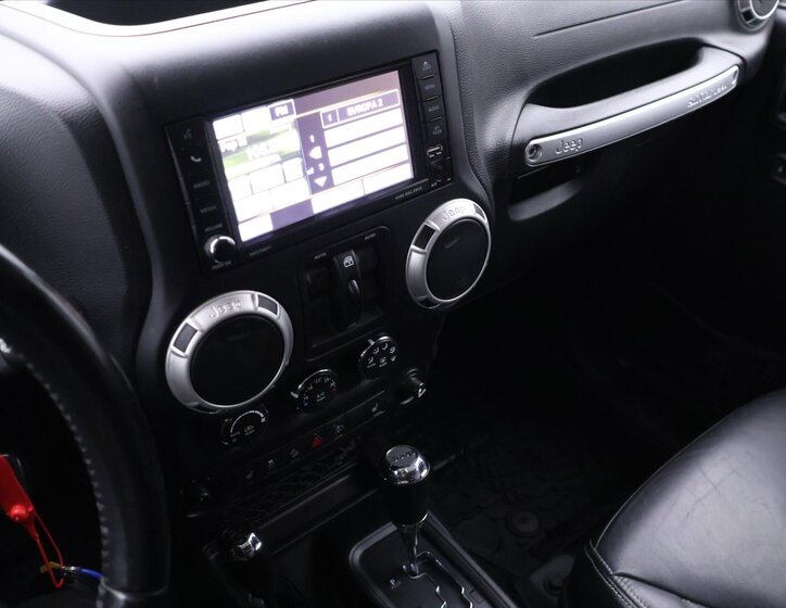 Jeep Wrangler SUV / Terénní 2,8 l 147 kw