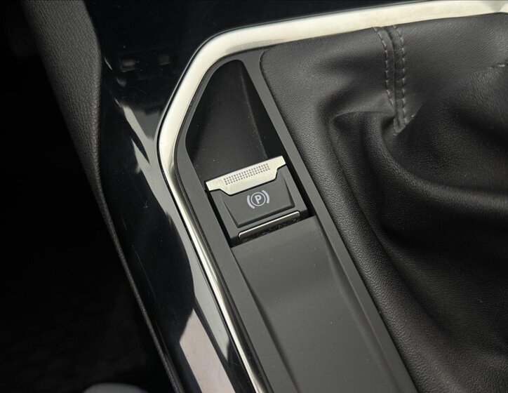 Peugeot 3008 SUV / Terénní 1,2 l 96 kw