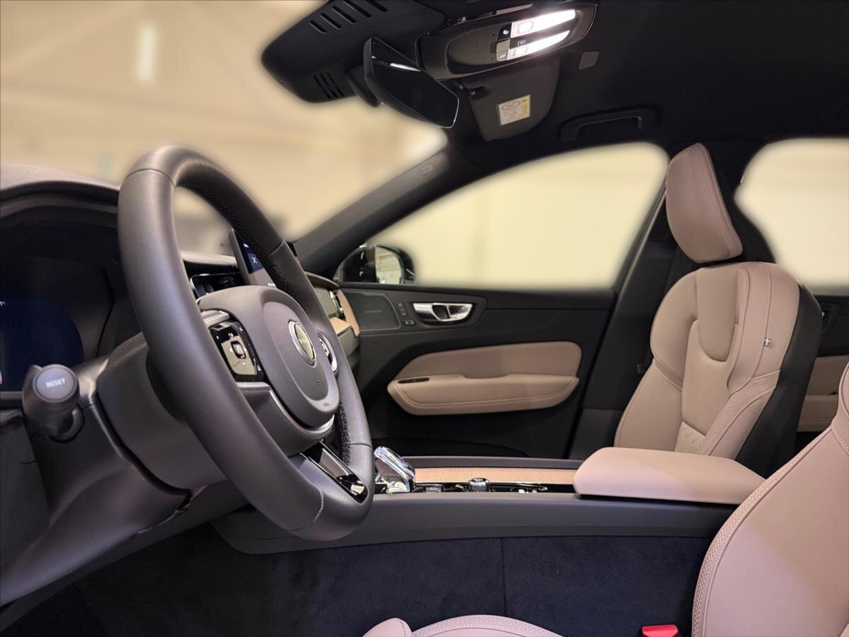 Volvo XC60 SUV / Terénní 2,0 l 184 kw