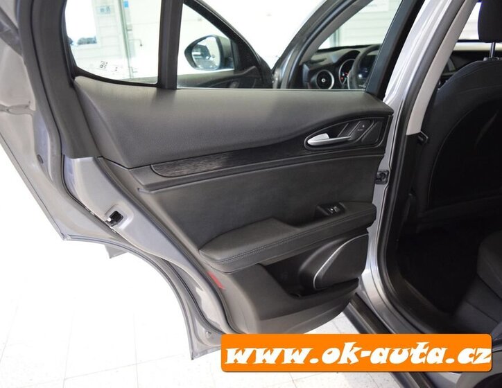 Alfa Romeo Stelvio SUV 0,0 150 kw