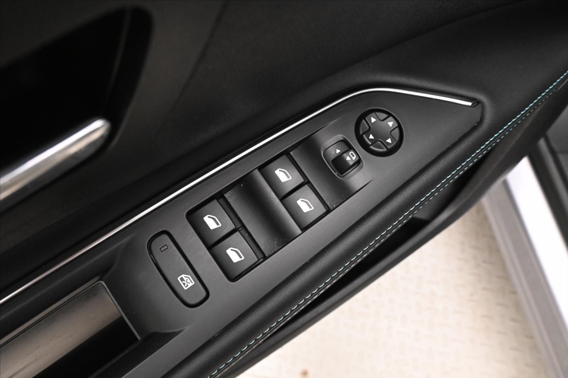 Peugeot 5008 SUV / Terénní 1,5 l 96 kw