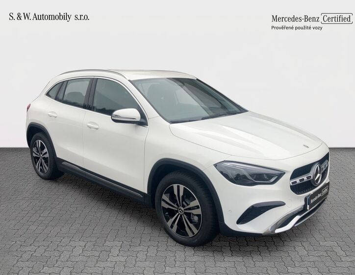 Mercedes-Benz GLA 3