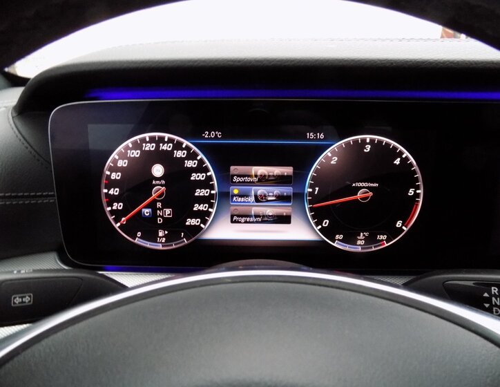 Mercedes-Benz Třídy E Sedan 3,0 l 190 kw