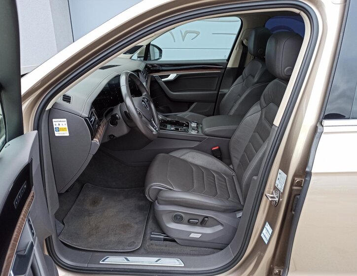 Volkswagen Touareg 11