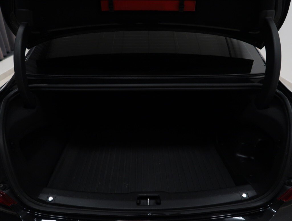 Volvo S90 Sedan / Limuzína 2,0 l 235 kw