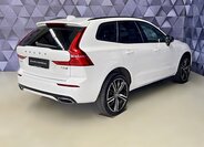 Volvo XC60 SUV / Terénní 2,0 l 288 kw