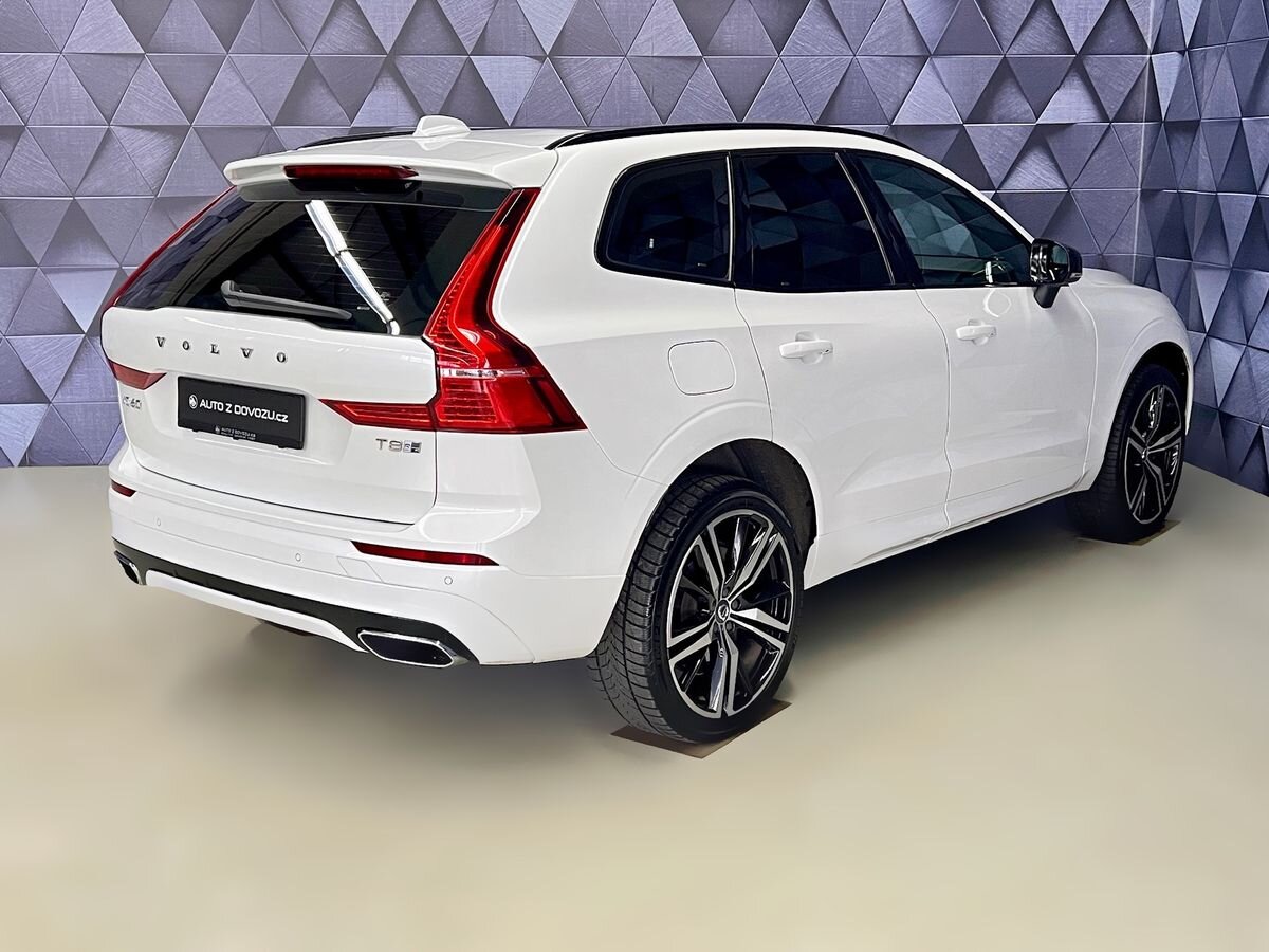 Volvo XC60 SUV / Terénní 2,0 l 288 kw