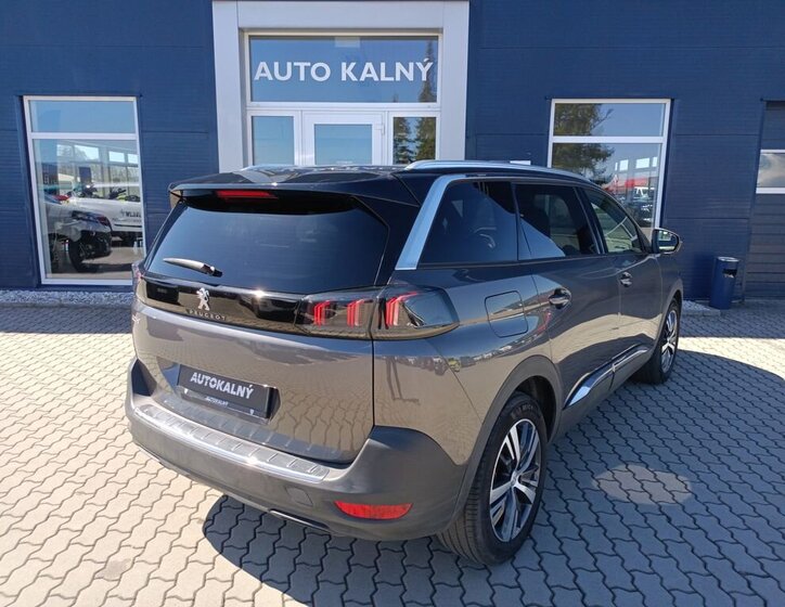 Peugeot 5008 SUV / Terénní 1,5 l 96 kw