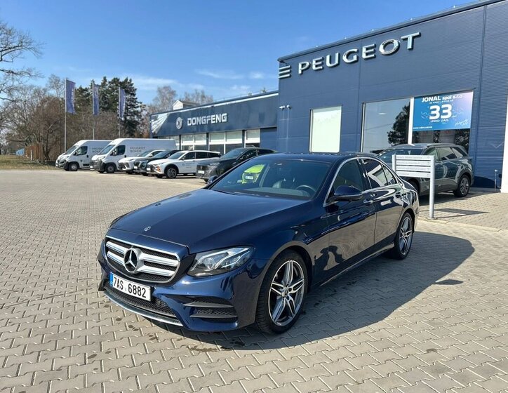 Mercedes-Benz Třídy E Sedan / Limuzína 2,0 l 143 kw