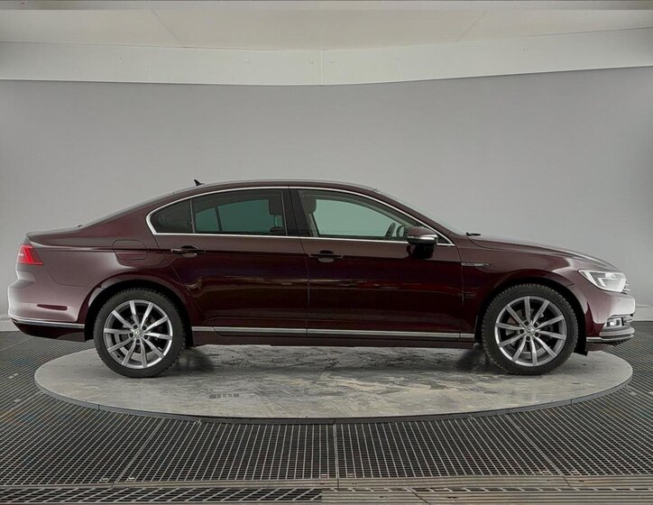 Volkswagen Passat Sedan / Limuzína 2,0 l 140 kw