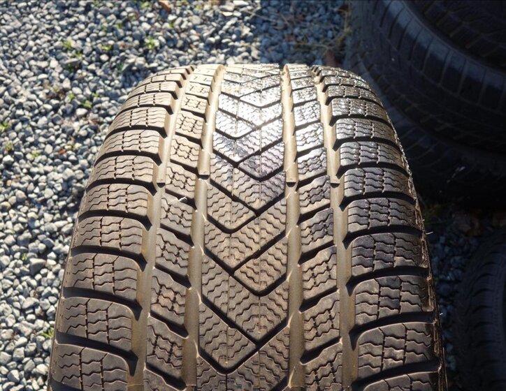 BMW Řada 7 Sedan 4,4 l 330 kw