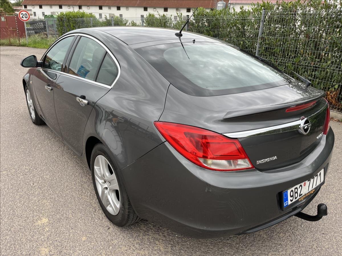 Opel Insignia Liftback 2,0 l 96 kw