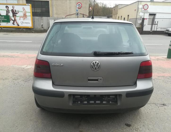 Volkswagen Golf 11