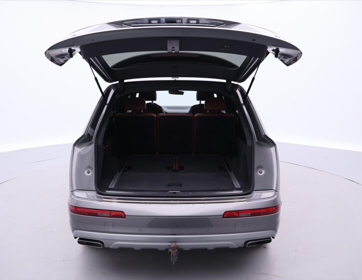 Audi Q7 9
