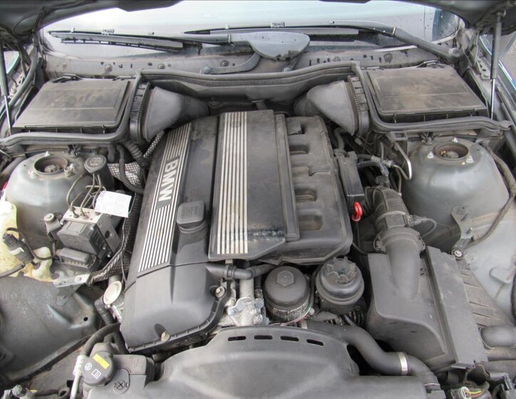 BMW Řada 5 Sedan / Limuzína 2,5 l 141 kw