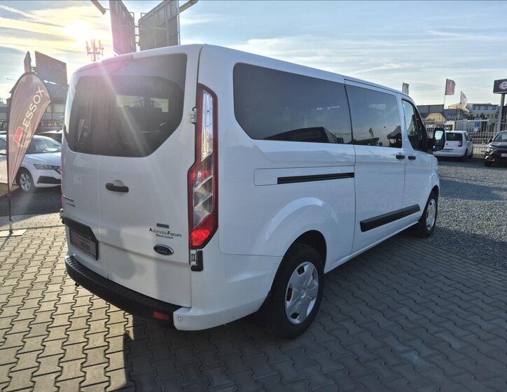Ford Tourneo Custom MPV 2,0 l 96 kw