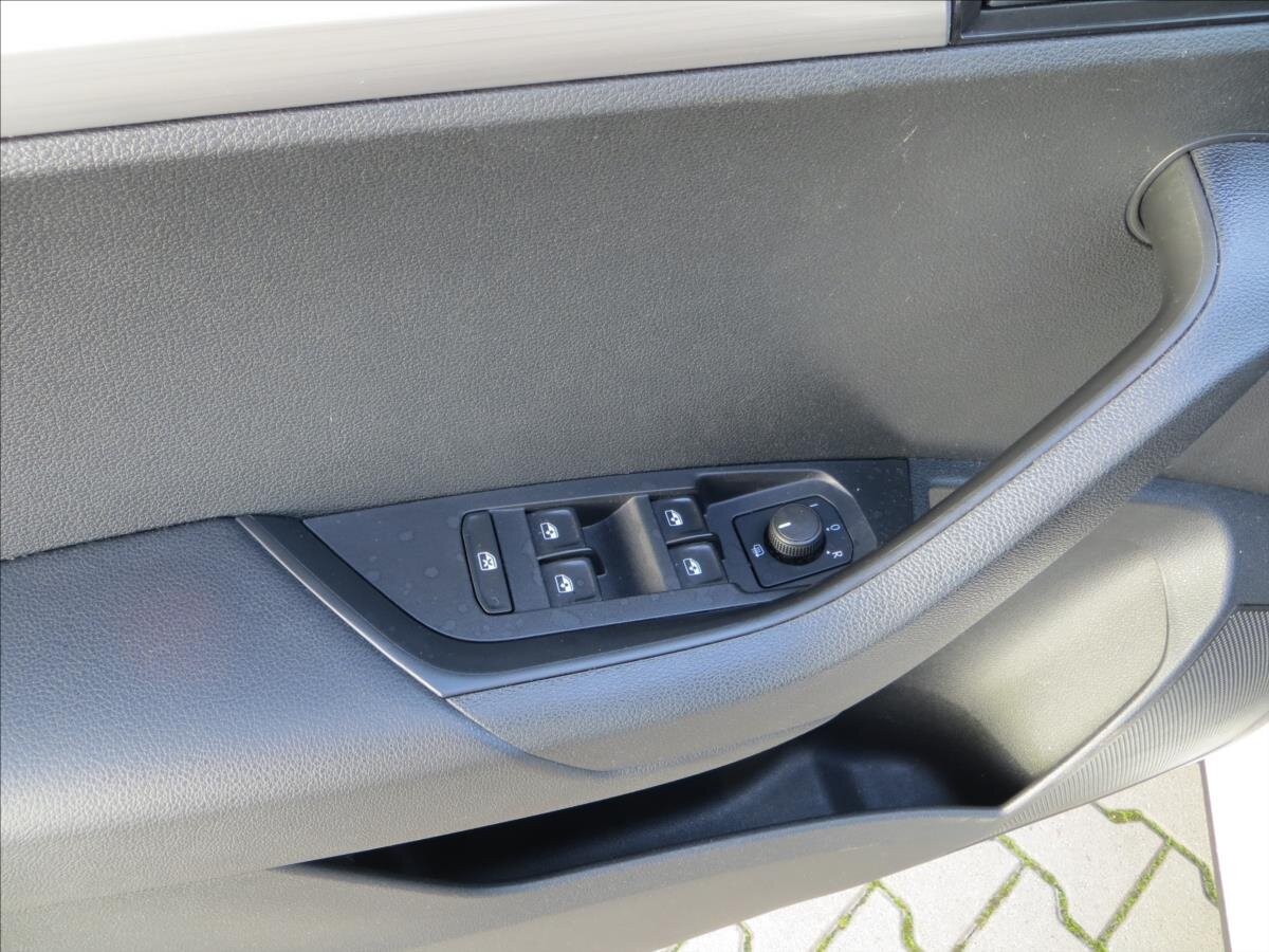 Škoda Karoq SUV / Terénní 1,5 l 110 kw
