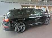 Audi Q7 4