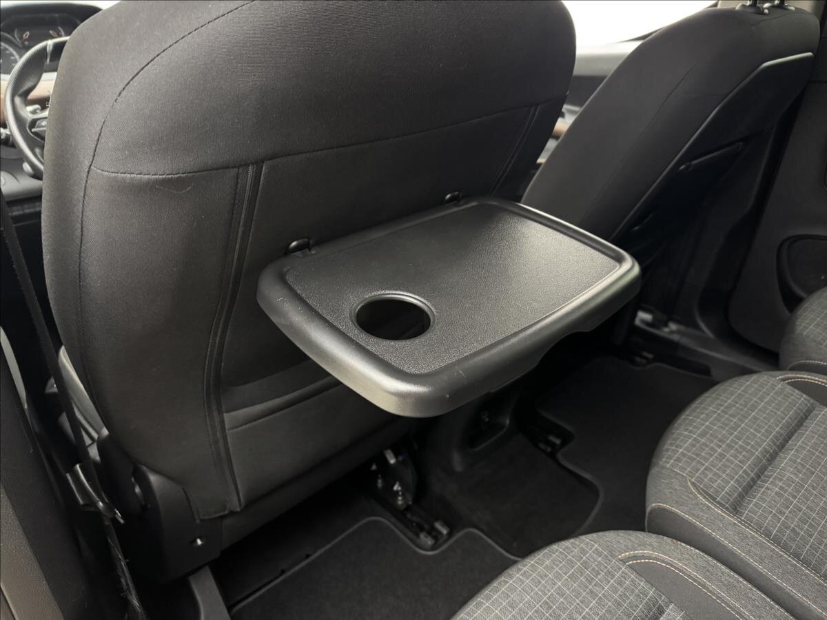 Peugeot Rifter MPV 1,5 l 96 kw