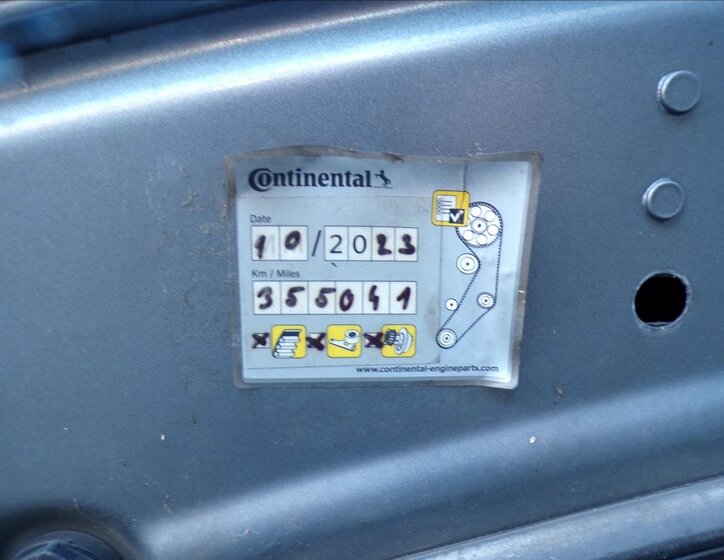 Volkswagen Passat Sedan / Limuzína 2,0 l 103 kw