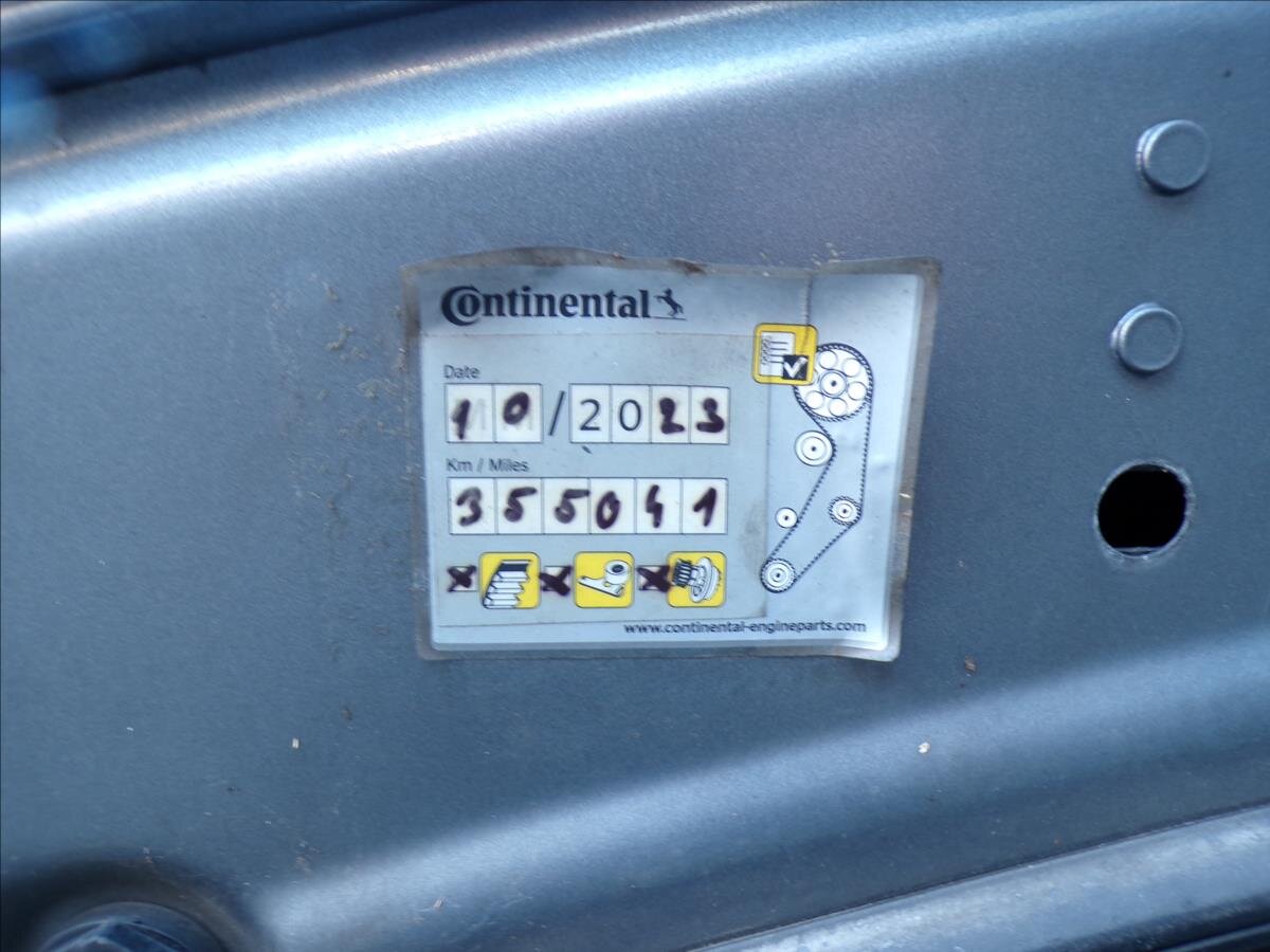 Volkswagen Passat Sedan / Limuzína 2,0 l 103 kw