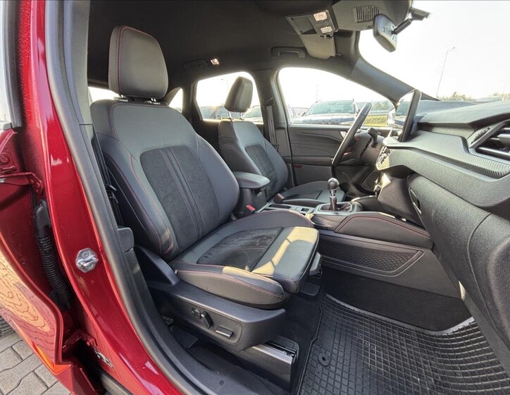 Ford Kuga SUV / Terénní 1,5 l 110 kw