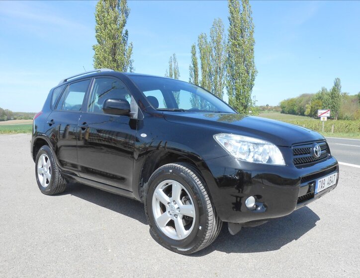 Toyota RAV4 Kombi 2,0 l 112 kw