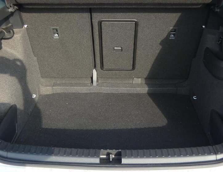 Škoda Karoq SUV / Terénní 1,5 l 110 kw