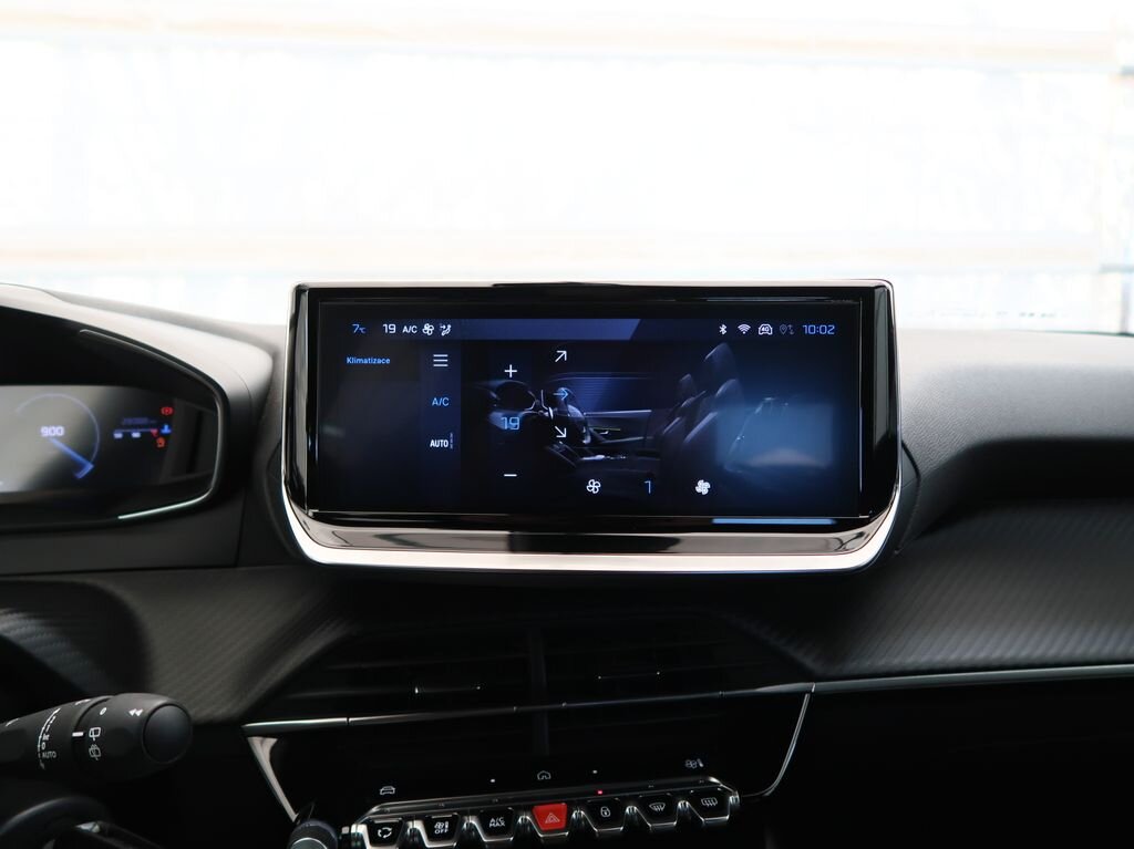 Peugeot 2008 SUV / Terénní 1,2 l 74 kw